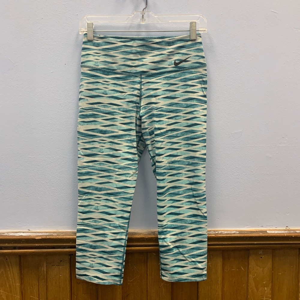 Nike Dri Fit Capris. sz M 👟👟